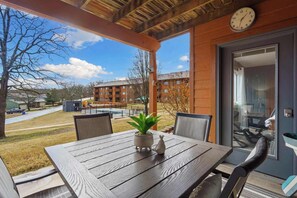 Condo, Multiple Beds, Patio, Garden View (Pool View on Avondale) | Outdoor dining