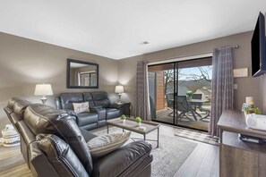 Condo, Multiple Beds, Patio, Garden View (Pool View on Avondale) | Living area | 42-inch flat-screen TV with digital channels - Pool View on Avondale - Walk Out Patio (Branson)