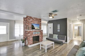 Interior - Tarpon River Getaway (Fort Lauderdale)