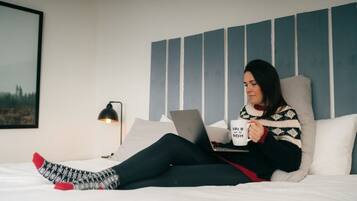 2 bedrooms, WiFi, bed sheets