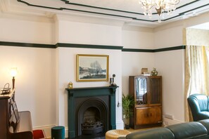 로비 좌석 공간