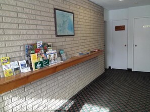 Lobby - Milestone Motel (Collingwood)