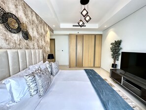 2 chambres, coffres-forts dans les chambres, décoration personnalisée
