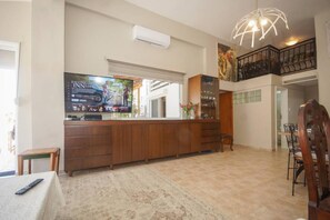 1 bedroom, desk - Violeta s Seaview Apartment in Rhodes (Rhodes)