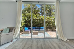 View from property - 6BR Sleeps 15 Pool BBQ Firepit Games Stables More! (Loxahatchee)