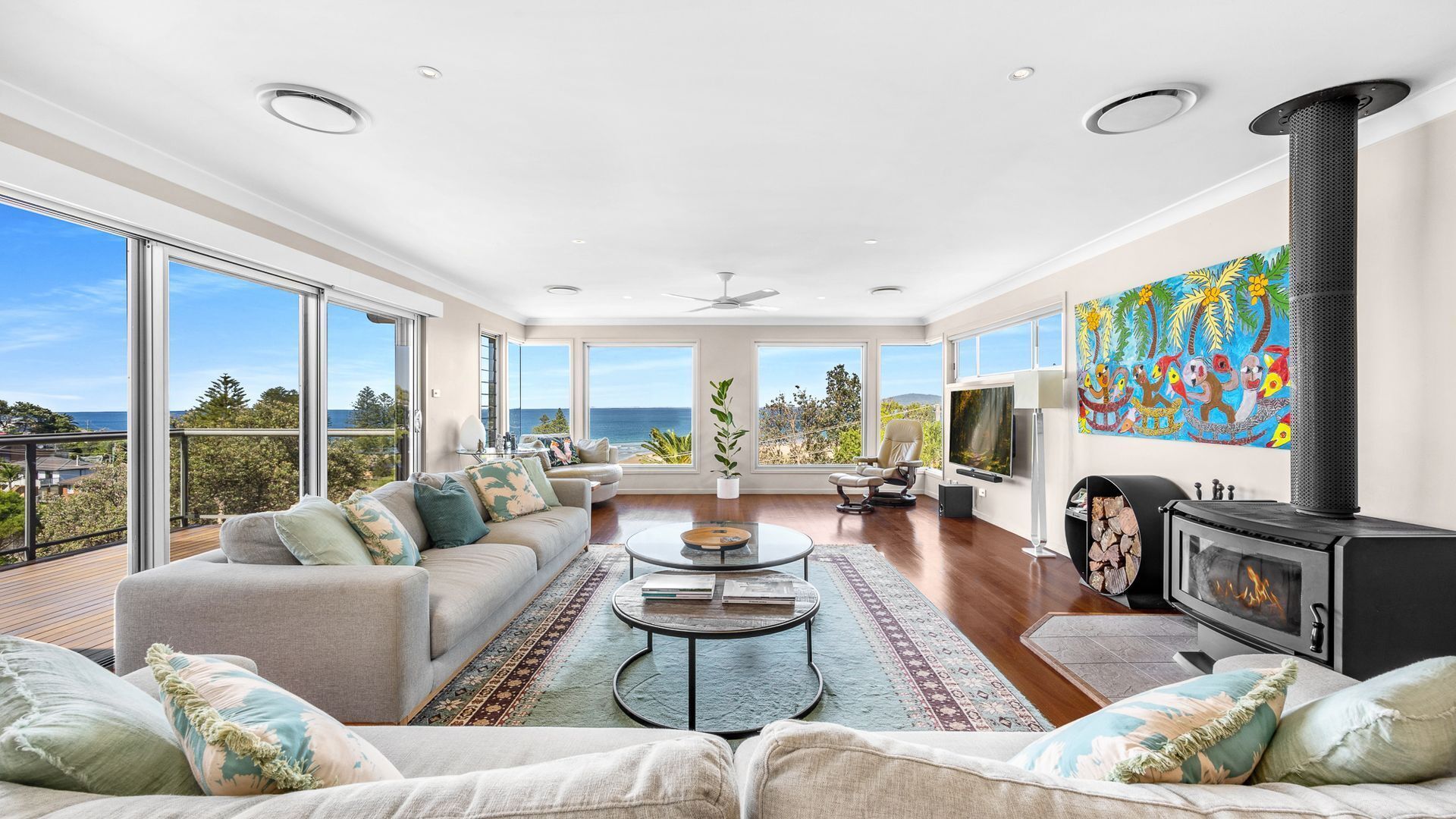 Smart TV, fireplace, table tennis