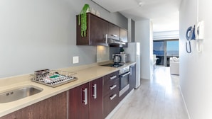 Lägenhet (1 Bedroom) | Eget kök | Stort kylskåp, mikrovågsugn, ugn och spishäll