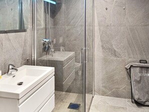 House | Bathroom
