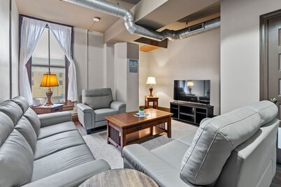 Perfect Blend of Convenience & Comfort in the heart of Syracuse NY