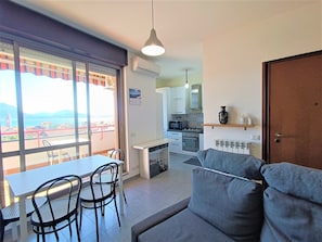 Apartment | Living area