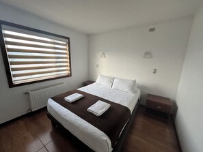 Apartment, 2 Schlafzimmer | 2 Schlafzimmer, kostenlose Babybetten, kostenloses WLAN, Bettwäsche