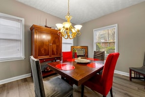 Dining - 5 Minutes From Downtown Atlanta (Atlanta)