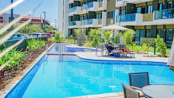 2 piscinas al aire libre, tumbonas