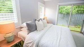 4 bedrooms, desk, iron/ironing board, free WiFi