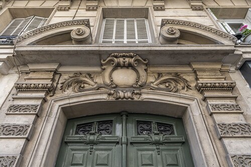 NEW Paris Centre Historic Chic Suite 2 Bedrooms and 1 Bathroom