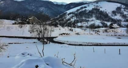 COMFORTABLE CHALET WITH SPLENDID VIEW OF THE PYRENEES