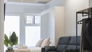 Desk, soundproofing, iron/ironing board (on request), free WiFi - Elegant Rooms Lasarte (Lasarte-Oria)