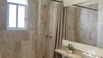 Casa familiar | 3 habitaciones, wifi gratis y ropa de cama