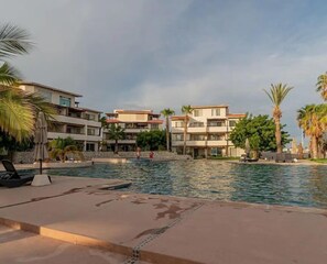 Outdoor pool - Casas TMar (Cabo San Lucas)