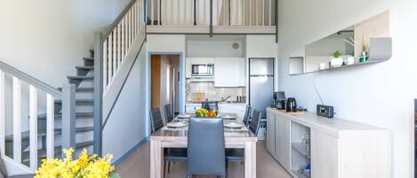 Fridge, microwave, dishwasher, coffee/tea maker