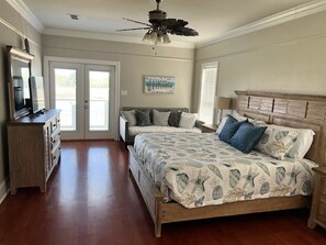 4 bedrooms, WiFi, bed sheets