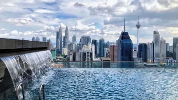 Outdoor pool - 3BR Stay at Regalia Suite KL, Nr Sunway Putra 中文房东 (Kuala Lumpur)
