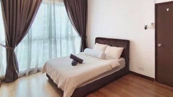 3 bedrooms, iron/ironing board, free WiFi, bed sheets