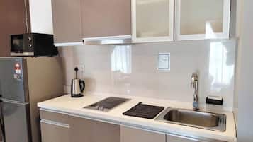 Fridge, microwave, stovetop, electric kettle