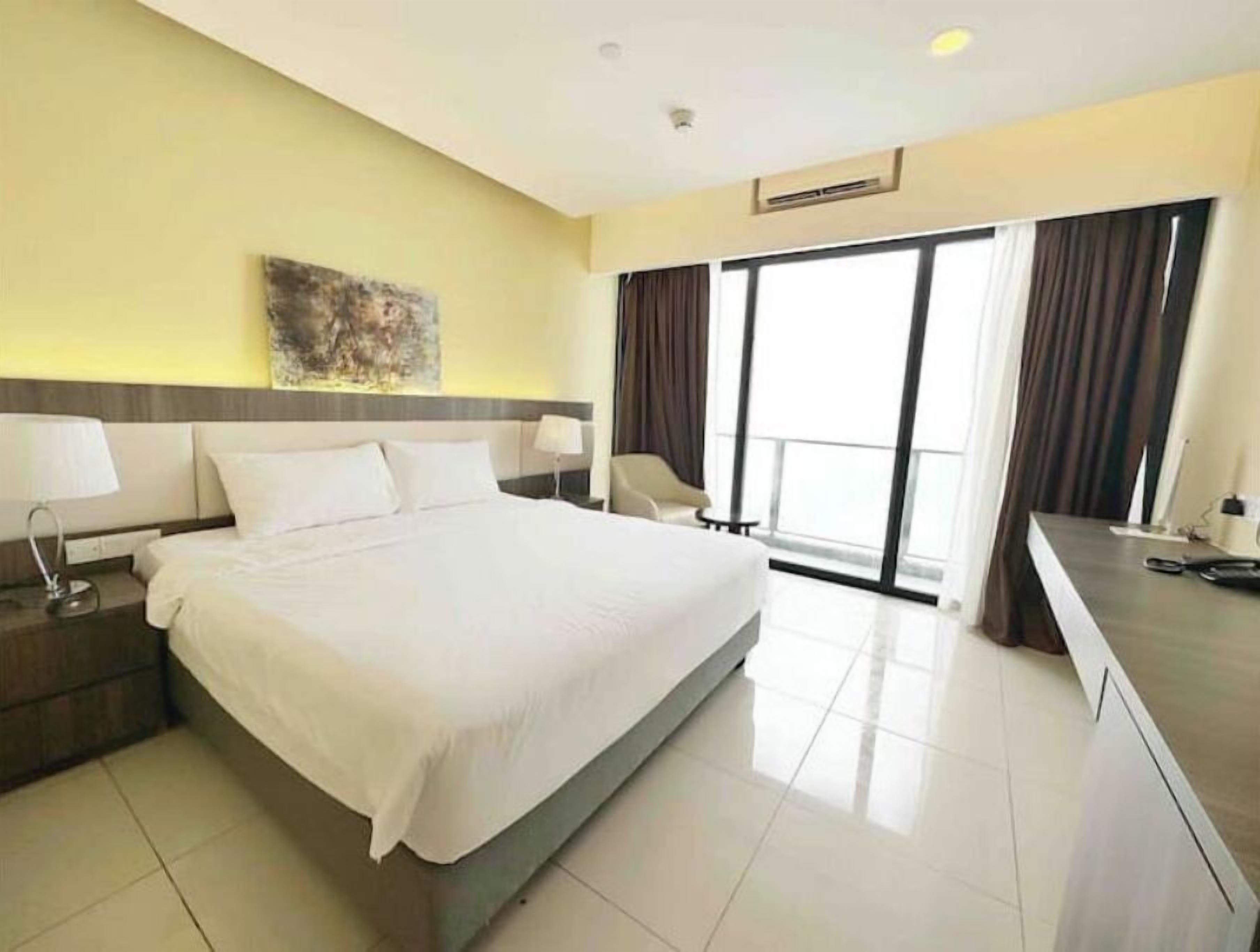 1 bedroom, in-room safe, desk, iron/ironing board