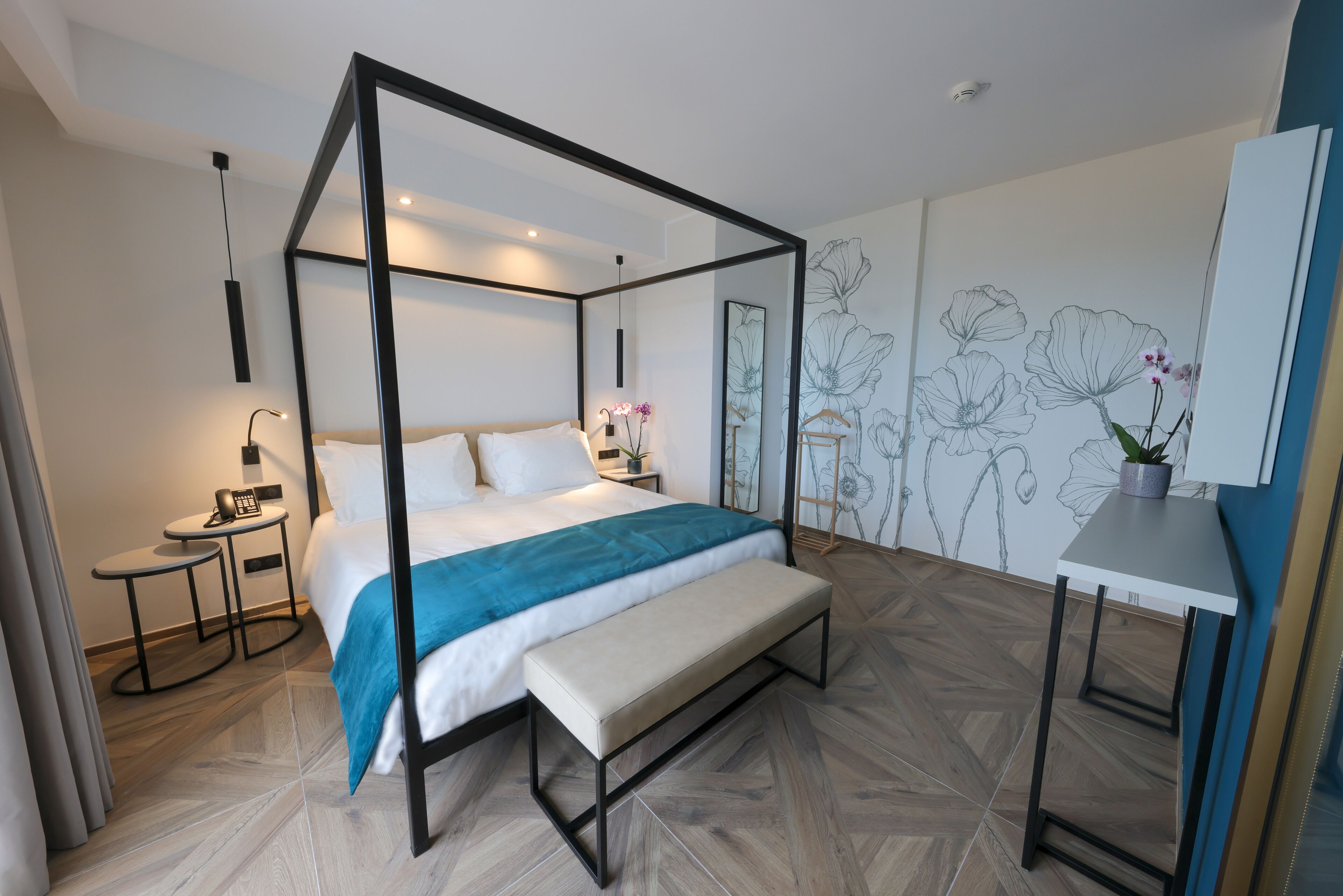 Honeymoon tweepersoonskamer, uitzicht op zee | Luxe beddengoed, pillowtop-bedden, een minibar, een kluis op de kamer