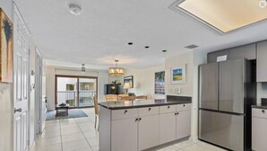 Interior - Well-appointed condo on uncrowded Ormond Beach (Ormond Beach)