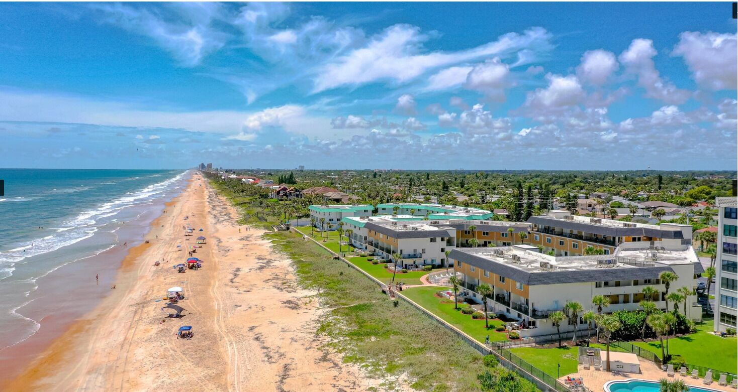 Am Strand, Liegestühle, Strandtücher