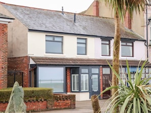 Cottage | Façade de l’hébergement