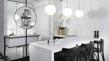 55-Zoll-Plasmafernseher mit Satellitenempfang, Fernseher