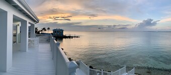 Brand NEW Oceanfront Villa with protected dockage