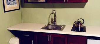 Entire Guest Suite - 1 bedroom