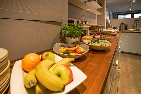 Daily buffet breakfast (EUR 19.50 per person) - Lieblingsplatz Hotel Seedeich (Groemitz)
