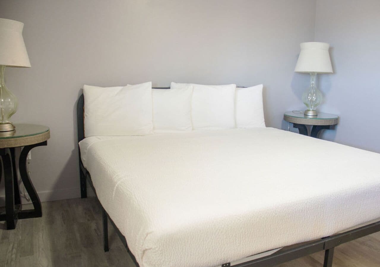 Suite Standard, 1 très grand lit et 1 canapé-lit | Couette en duvet d'oie, bureau