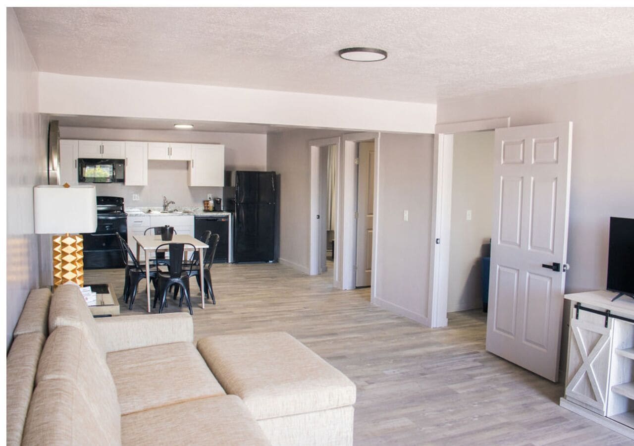 Suite Deluxe, 2 chambres | Couette en duvet d'oie, bureau