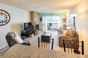 TV, fireplace, offices