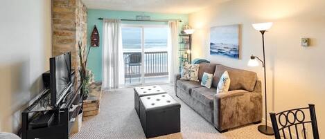 Televisión, chimenea, reproductor de DVD y tenis de mesa