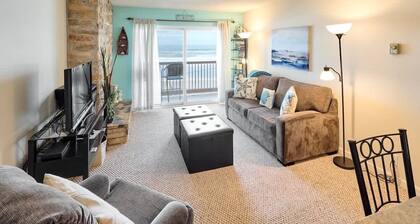 Cute Oceanfront Condo - Top Floor - Fireplace!