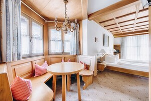 Suite junior | Servicio de comidas en la habitación