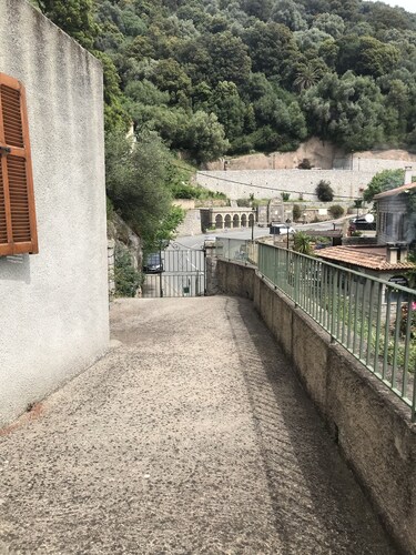 Apartment ideally located in Olmeto in South Corsica