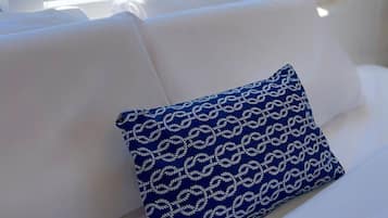 Deluxe kamer, 1 kingsize bed, uitzicht op zee | Uitzicht vanuit de kamer