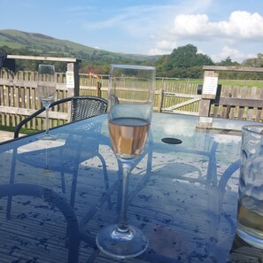 Outdoor dining - Alpaca-6 berth, dog friendly cabin with hot tub (Llanbrynmair)
