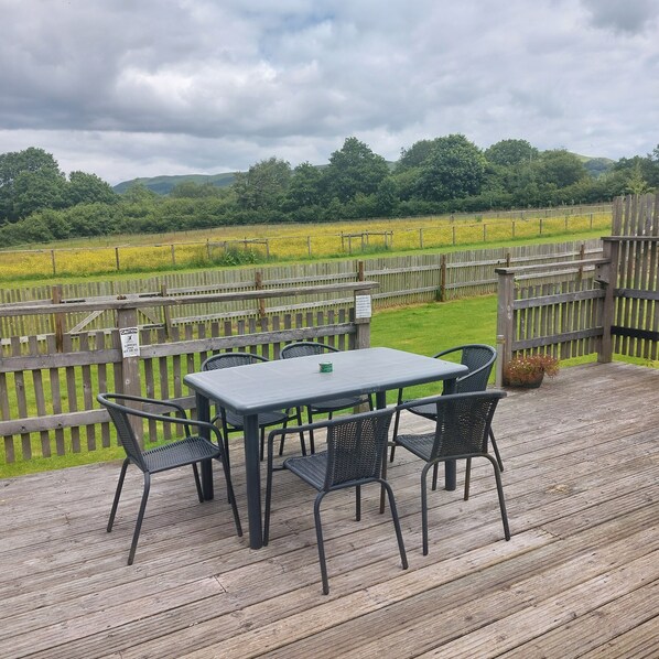 屋外ダイニングエリア