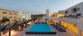 001 HIGOS BEACH BOUTIQUE Singular Hotel Residence
