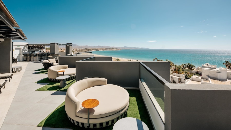 R2 Higos Beach Apartments