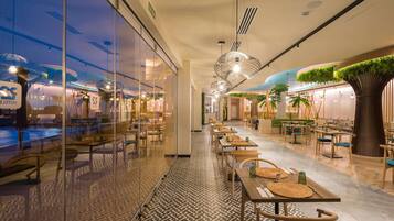 Daily buffet breakfast for a fee